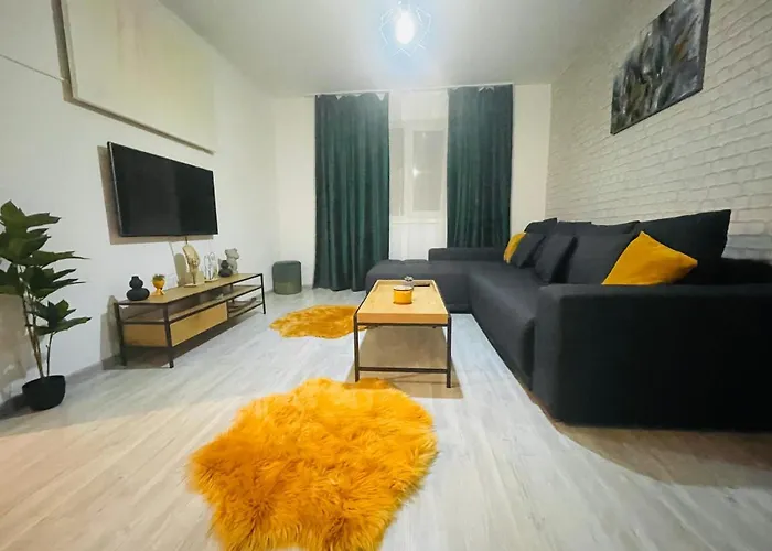 Londof Apartments- New Center