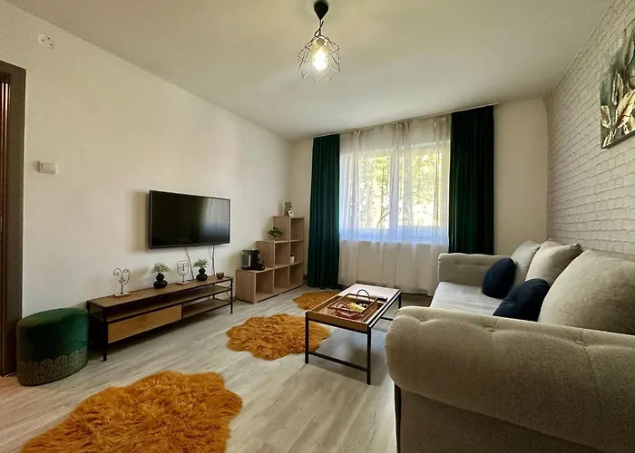 Londof Apartments- New Center